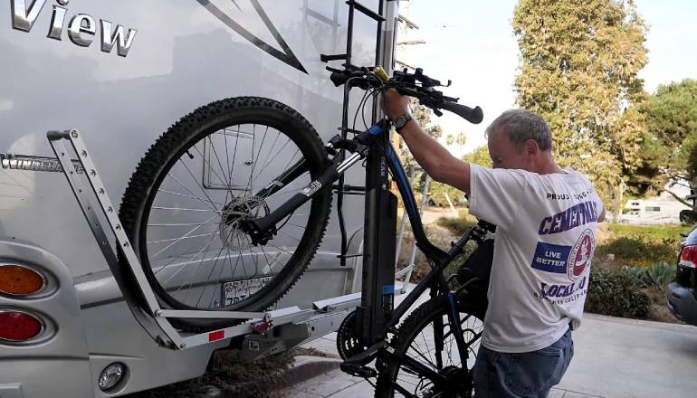 HOW TO PUT bike rack on SUV