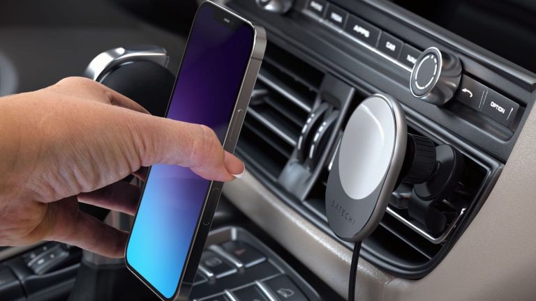 Spiegel Car Mount: Enhancing Safety and Convenience